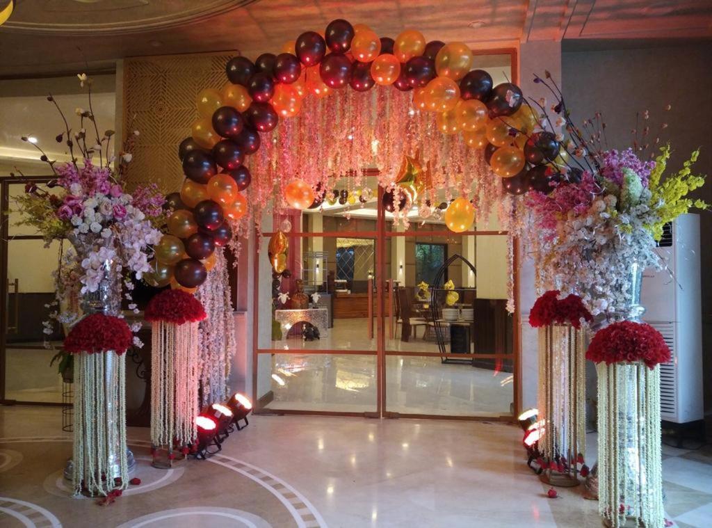 Luxera & Hotel New Delhi