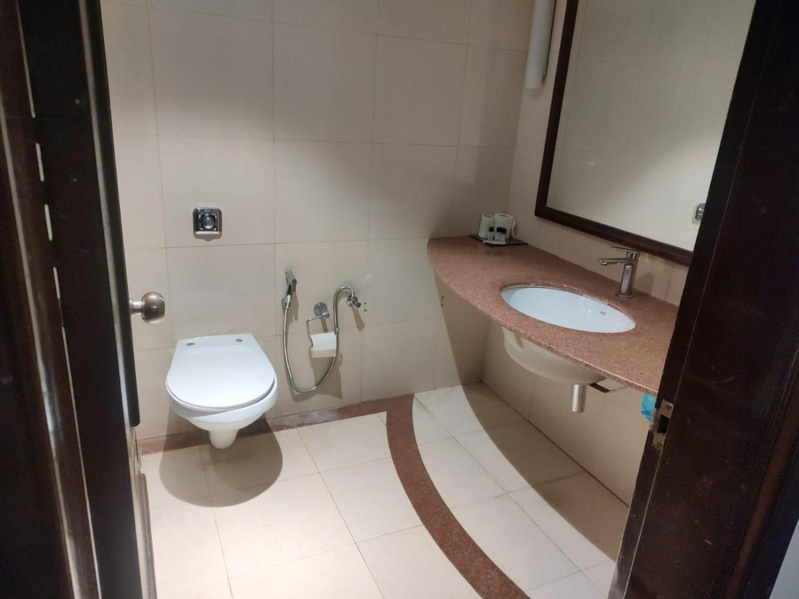 Luxera & New Delhi
