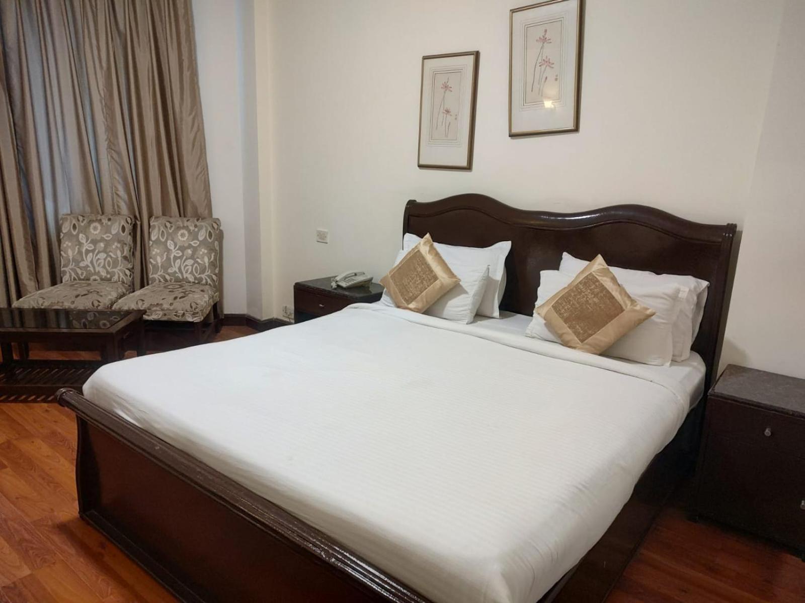 Luxera & Hotel New Delhi