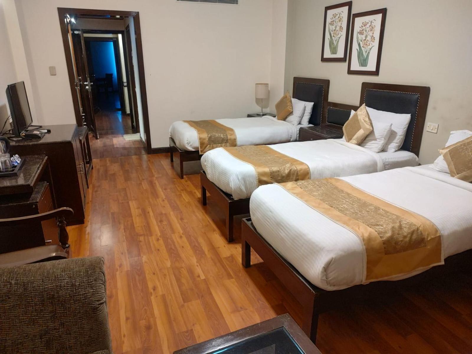 Luxera & New Delhi